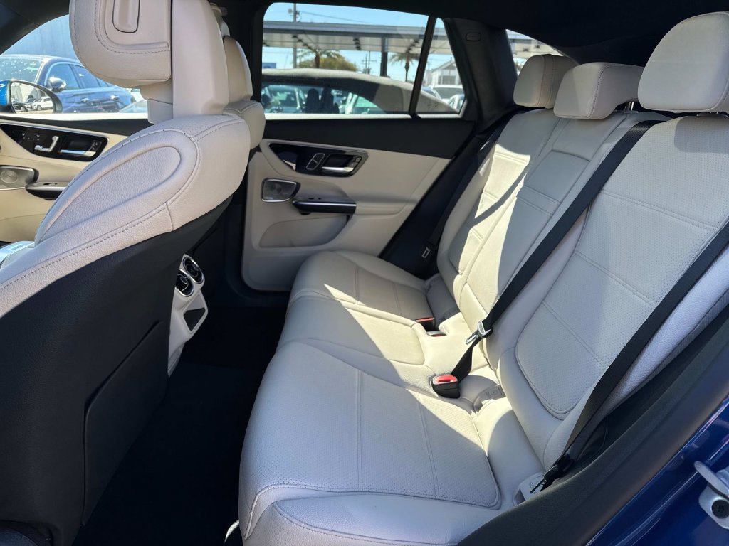 Used 2026 Mercedes-Benz GLC 300 4MATIC image 7