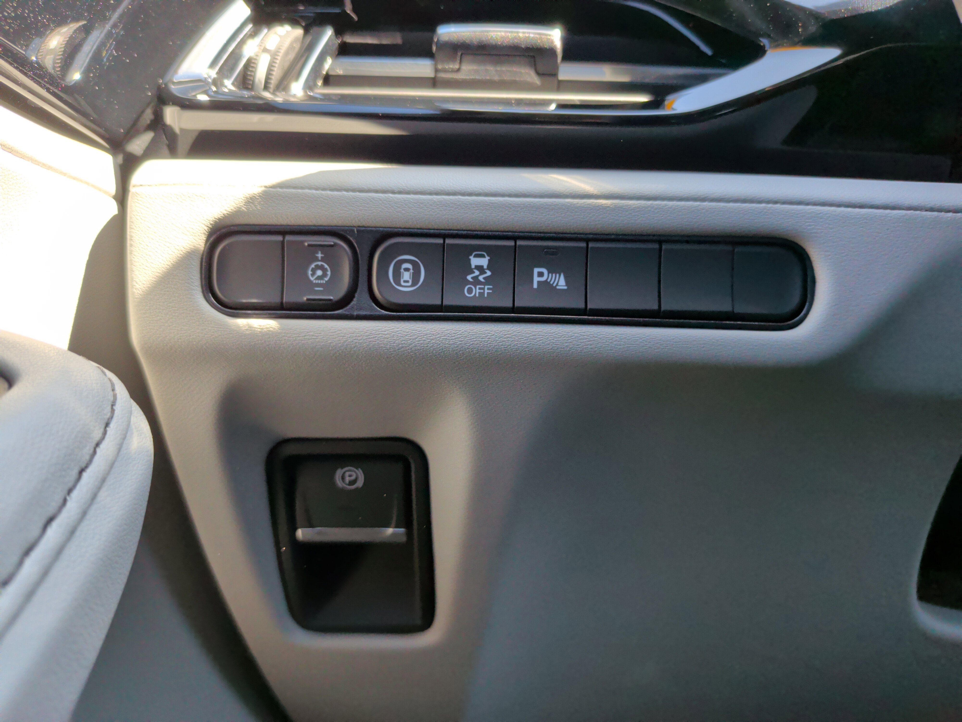 Used 2025 Acura MDX SH-AWD w/ Technology Package image 25