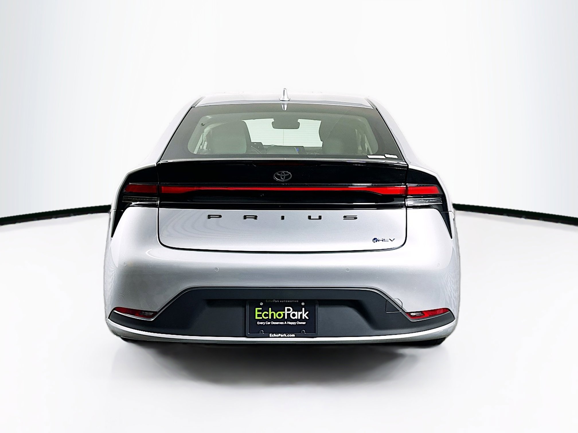 Used 2025 Toyota Prius LE image 7