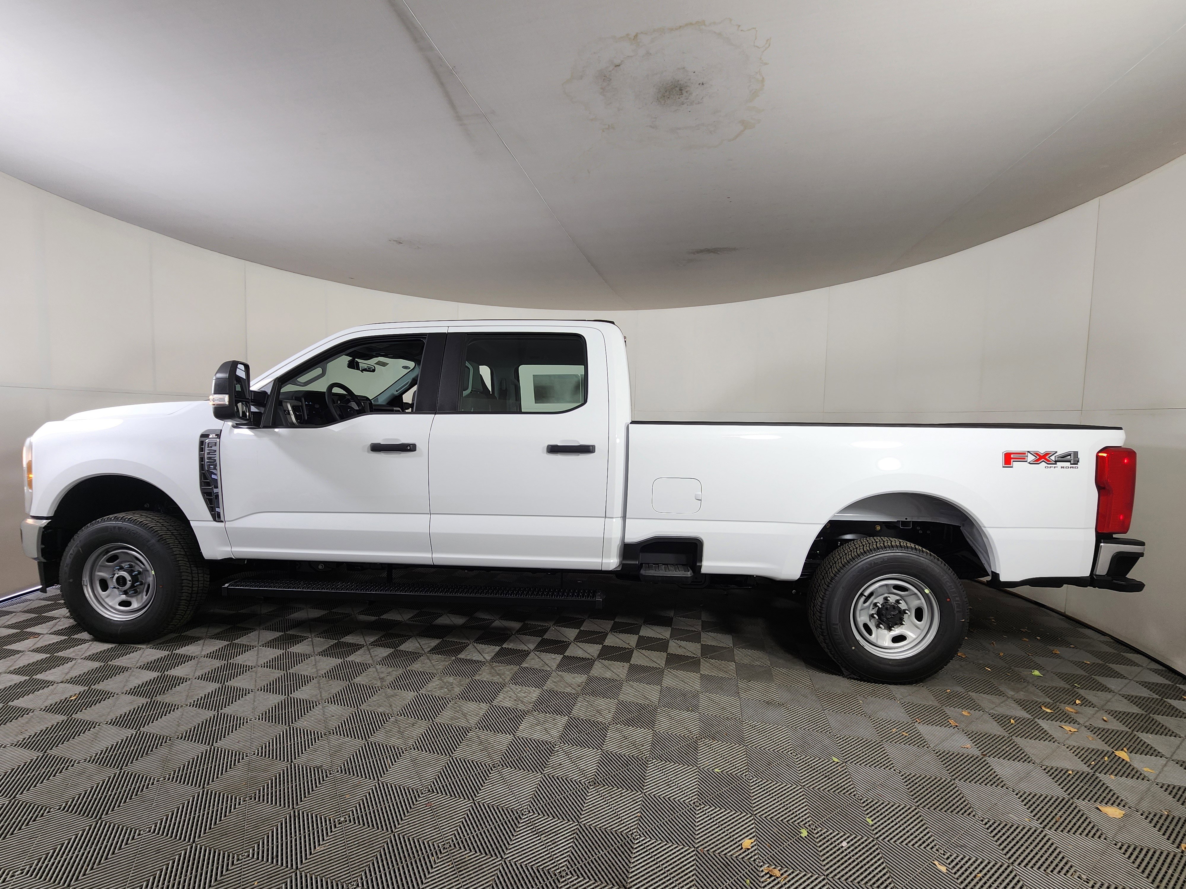 New 2026 Ford F250 XL w/ FX4 Off-Road Package image 5