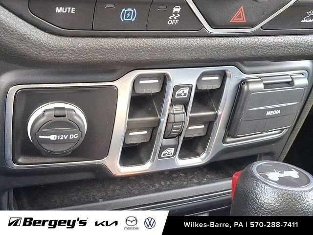 Used 2024 Jeep Wrangler Unlimited w/ Convenience Group image 27