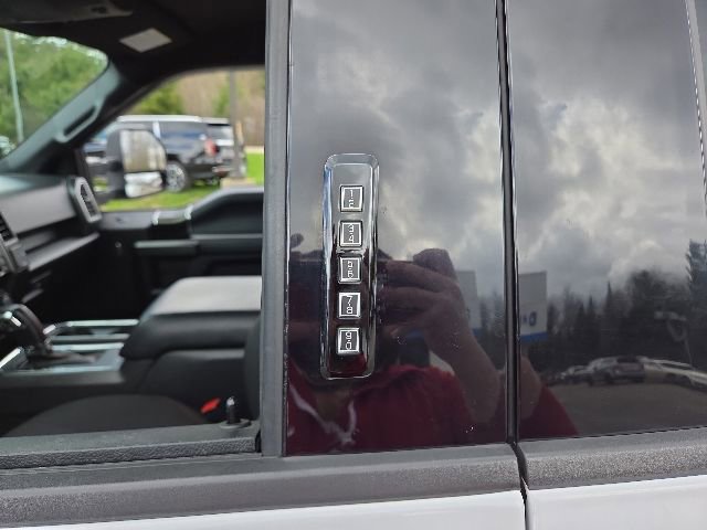 Used 2019 Ford F150 XLT w/ Equipment Group 302A Luxury AWD/4WD image 11