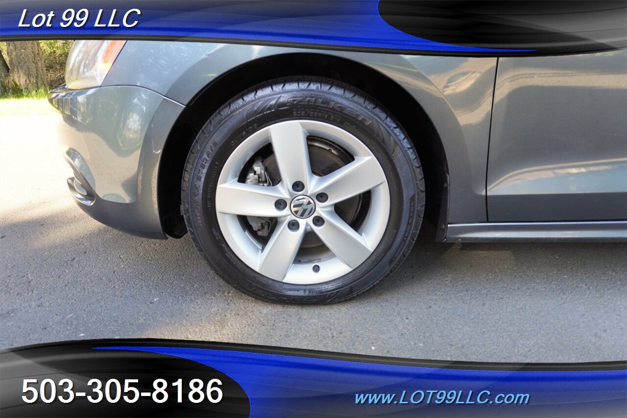 Used 2012 Volkswagen Jetta TDI FWD image 4