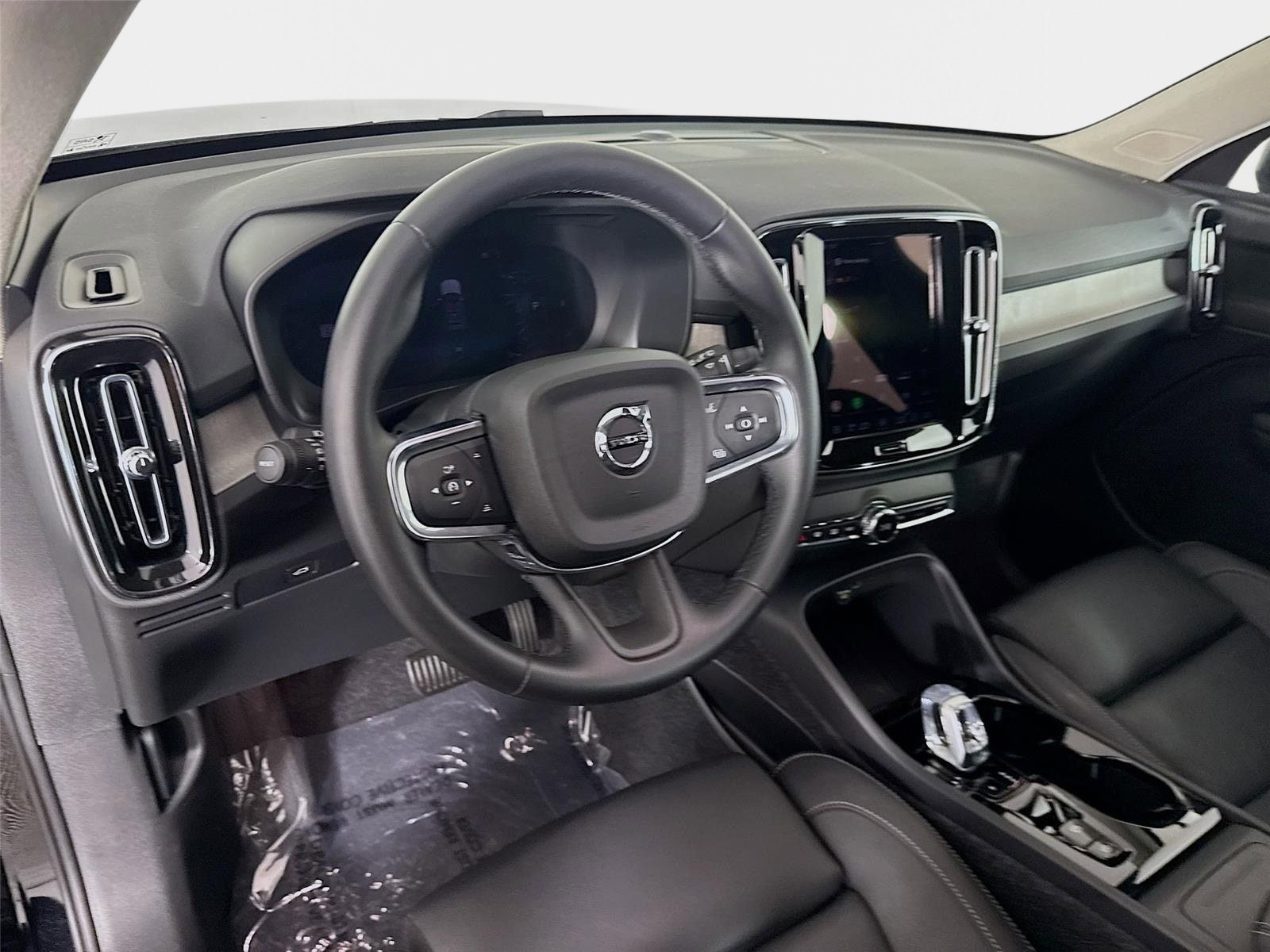 Used 2026 Volvo XC40 B5 Plus AWD/4WD image 10