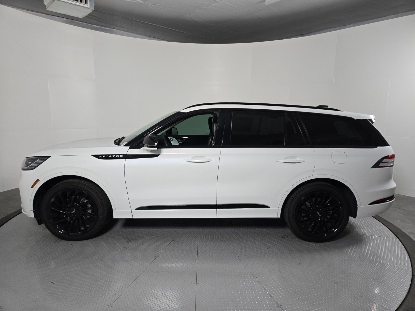 New 2026 Lincoln Aviator Reserve image 8