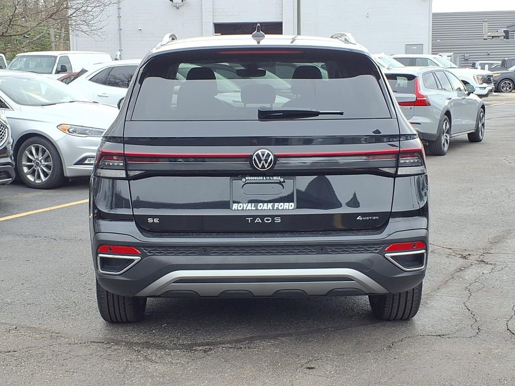 Used 2025 Volkswagen Taos SE AWD/4WD image 19