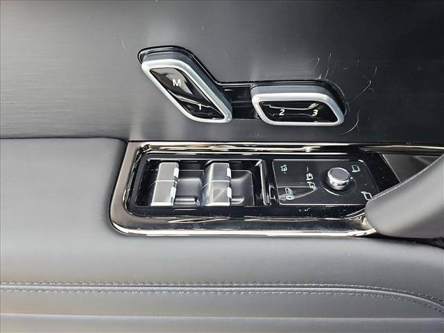 New 2025 Land Rover Range Rover SV AWD/4WD image 26