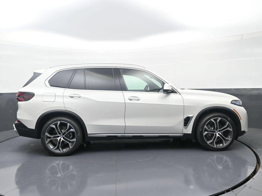 New 2026 BMW X5 xDrive40i w/ Premium Package AWD/4WD image 8