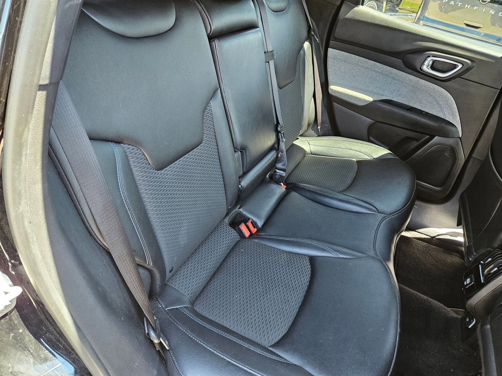 Used 2024 Jeep Compass Latitude AWD/4WD image 28