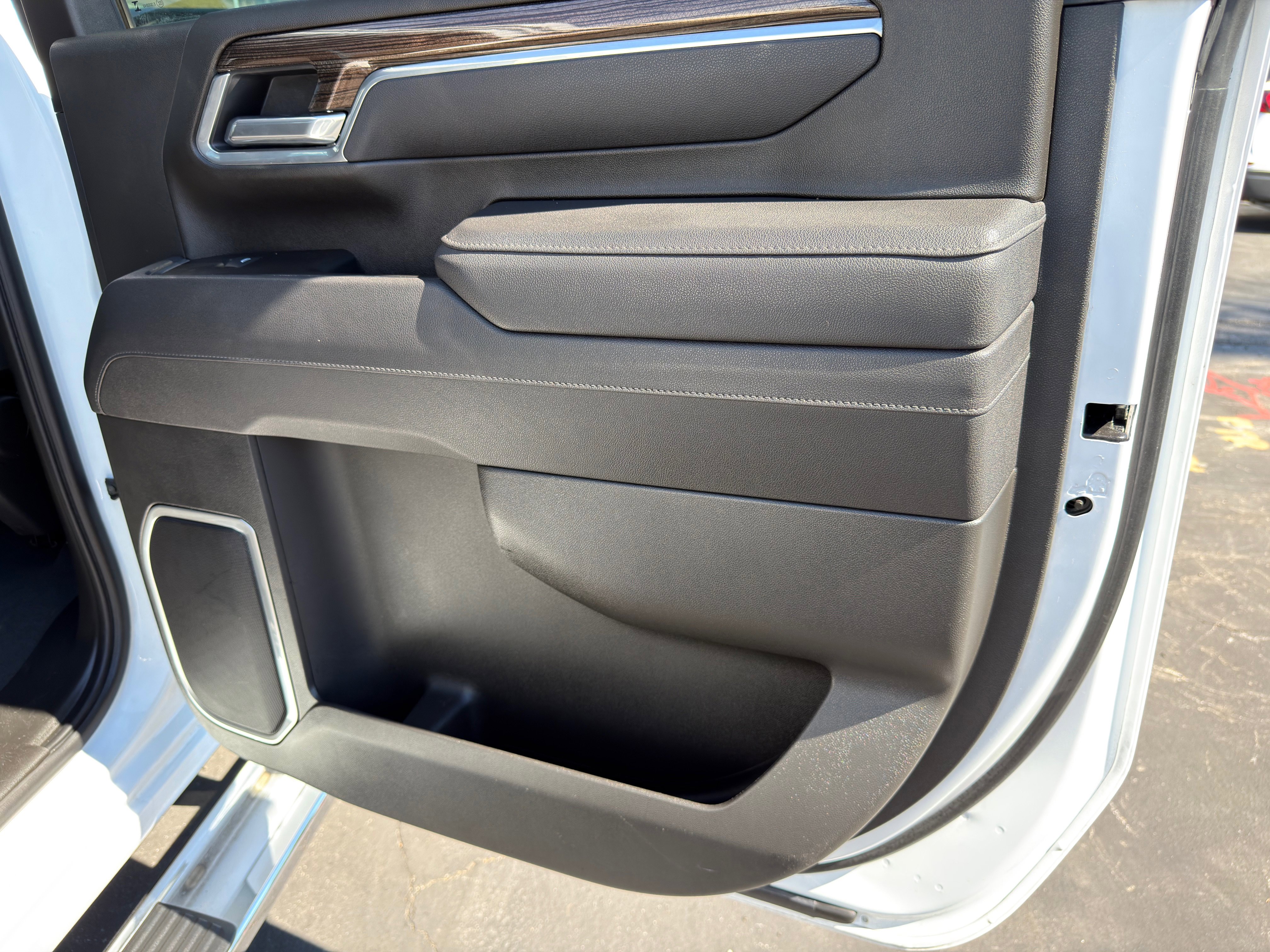 Used 2025 Chevrolet Silverado 2500 LT w/ Convenience Package image 13