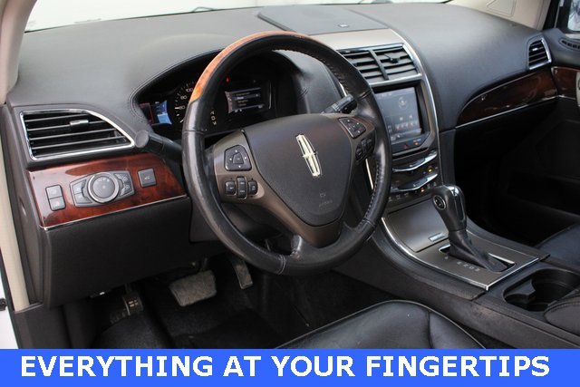 Used 2012 Lincoln MKX AWD image 2