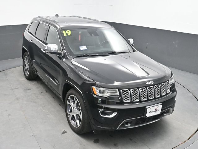 Used 2019 Jeep Grand Cherokee Overland AWD/4WD image 22