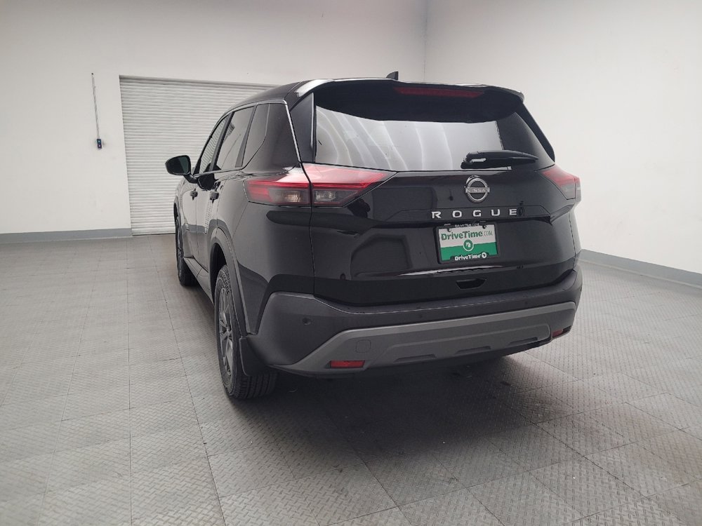 Used 2023 Nissan Rogue S image 6