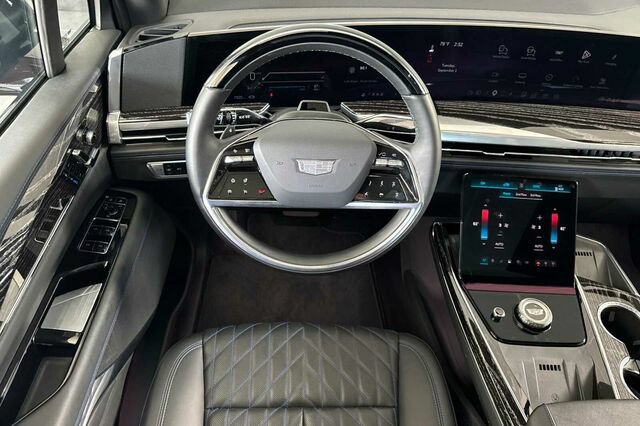 Certified 2025 Cadillac Escalade IQ Sport 1 w/ LPO, ONYX Package AWD/4WD image 14
