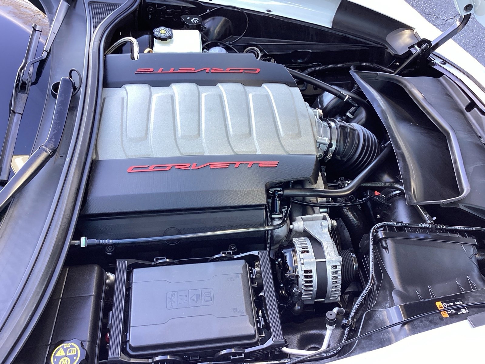 Used 2019 Chevrolet Corvette Stingray Coupe w/ Carbon Flash Badge Package image 20