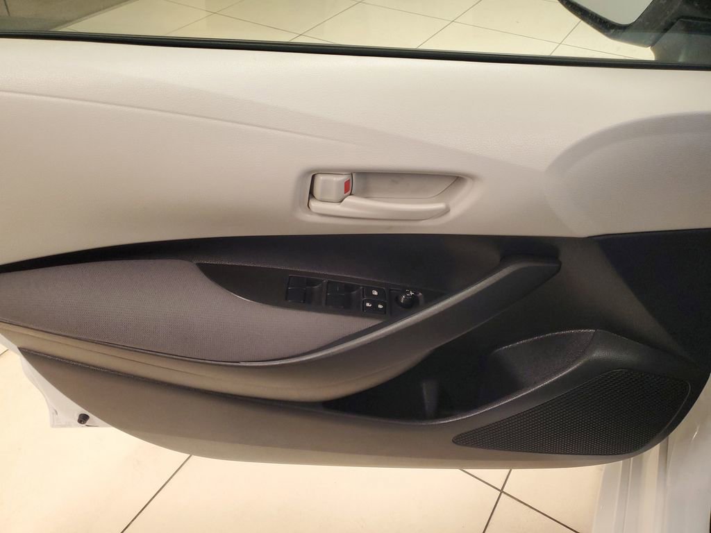 Used 2025 Toyota Corolla LE image 17