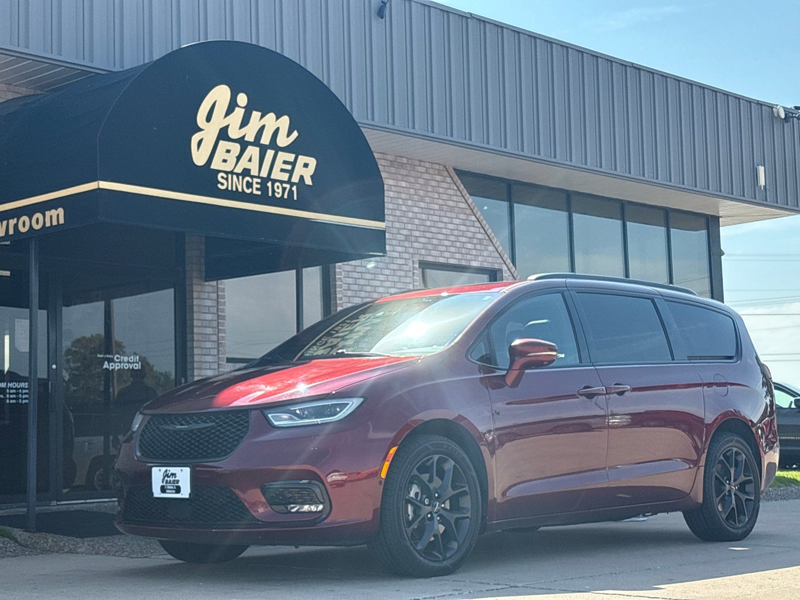 Used 2021 Chrysler Pacifica Limited w/ Premium & Safety Sphere Group image 1