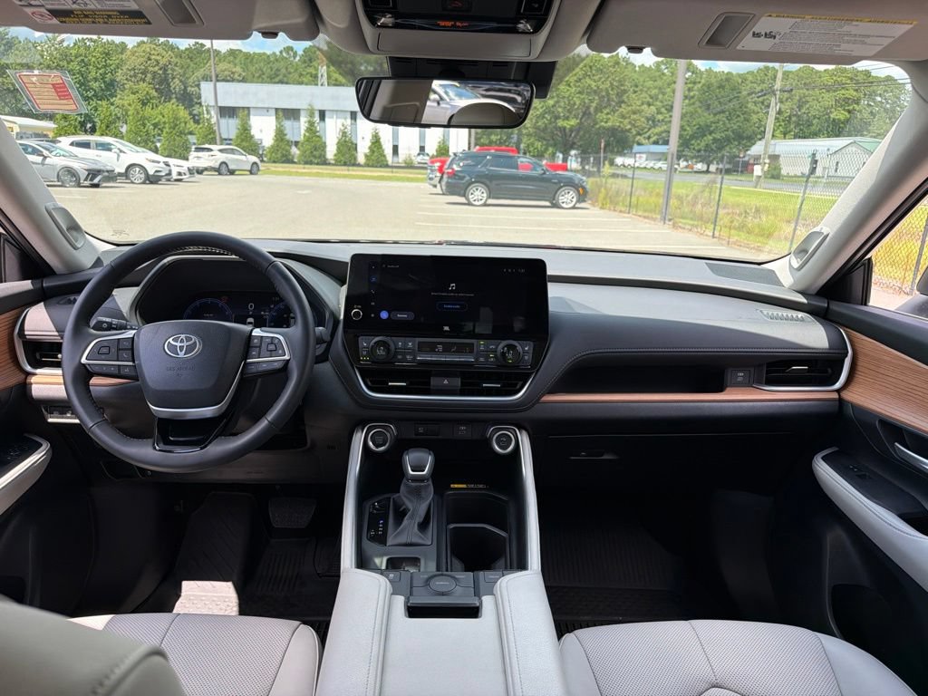 Used 2026 Toyota Grand Highlander AWD image 8