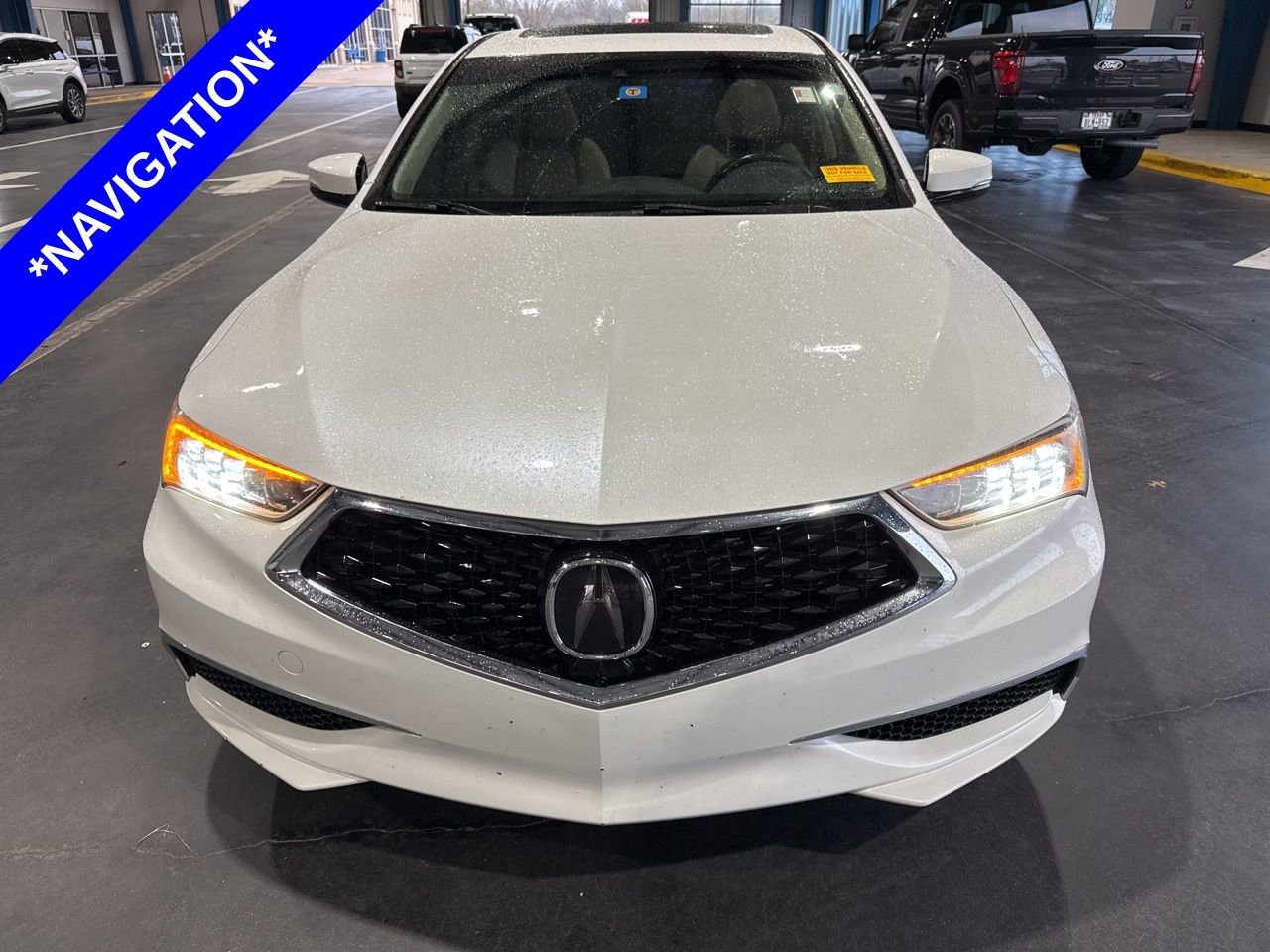 Used 2020 Acura TLX image 2