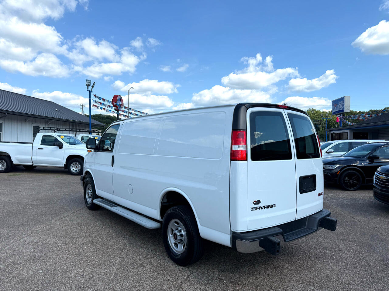 Used 2023 GMC Savana 2500 w/ Driver Convenience Package image 4