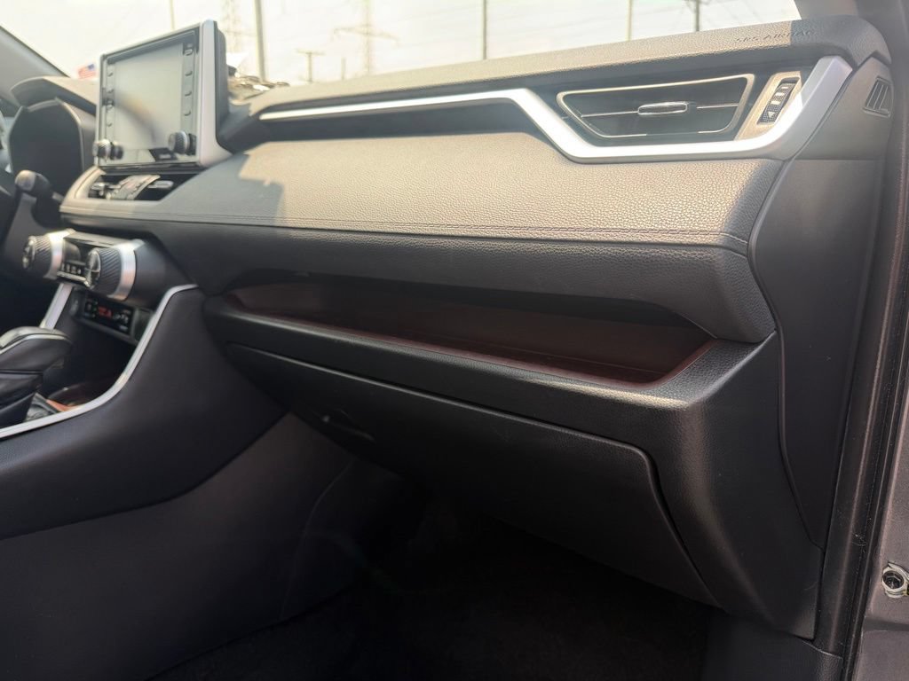 Used 2019 Toyota RAV4 Limited w/ Cold Weather Package AWD/4WD image 17