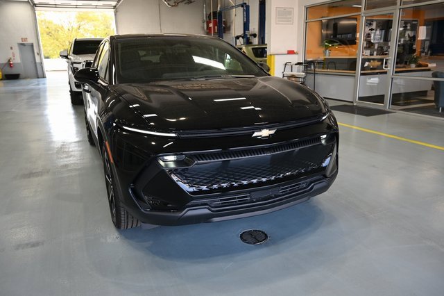 New 2026 Chevrolet Equinox EV LT image 3