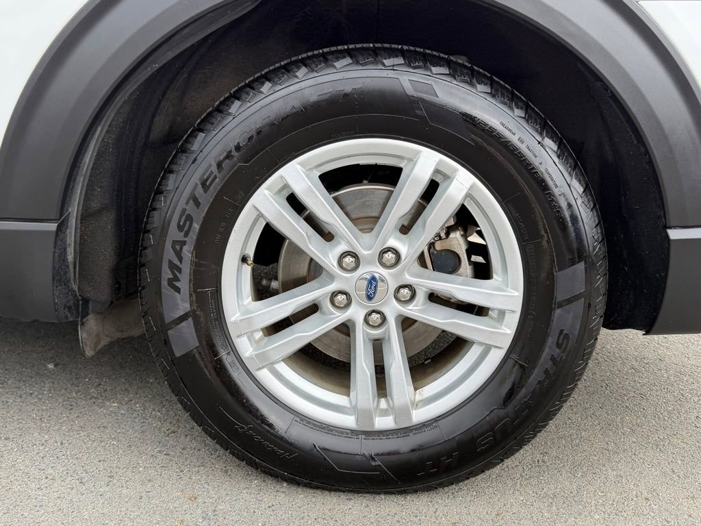 Used 2020 Ford Explorer XLT w/ Equipment Group 202A RWD image 11