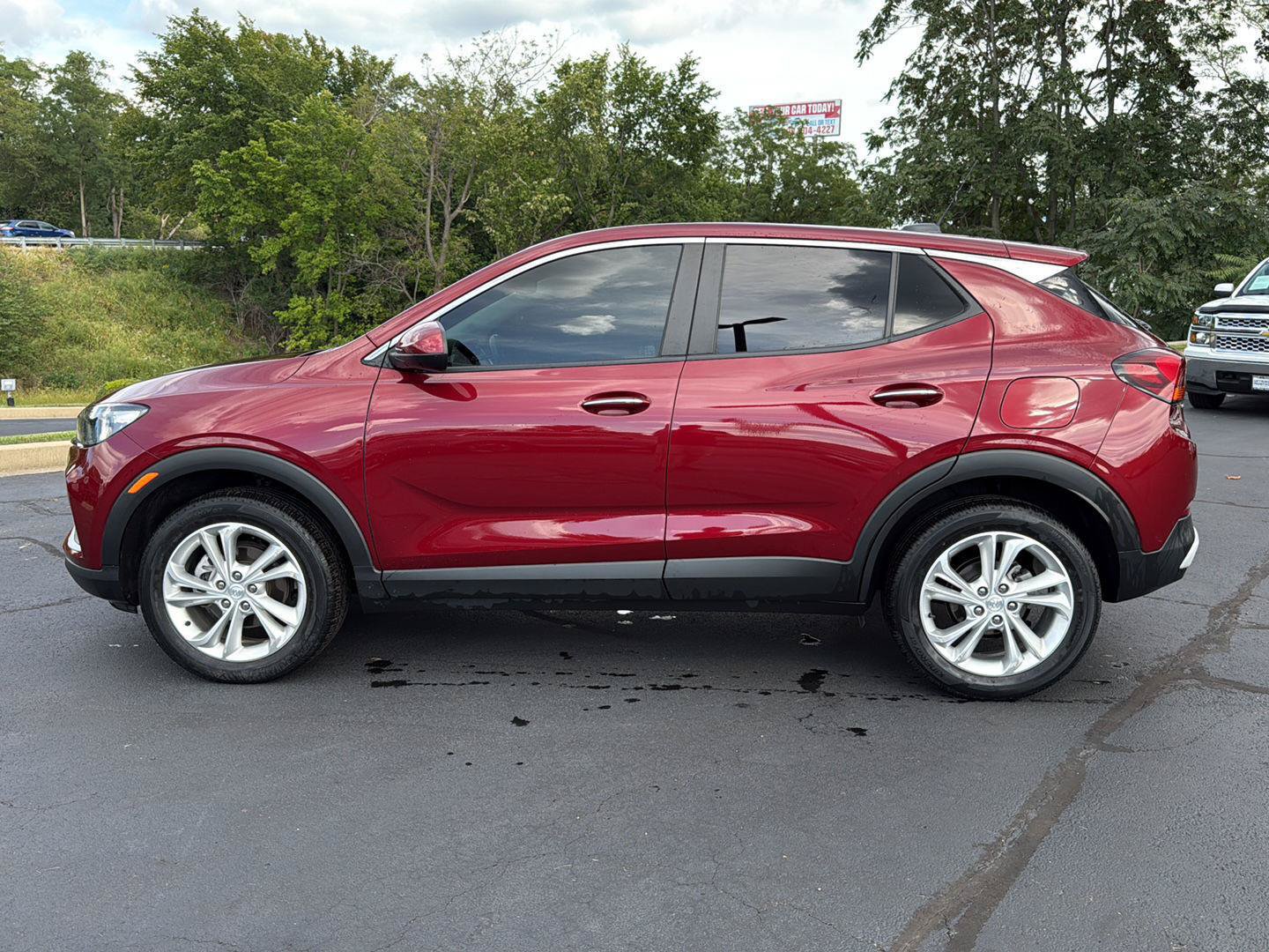 Used 2023 Buick Encore GX Preferred w/ Cold Weather Comfort Package AWD/4WD image 2