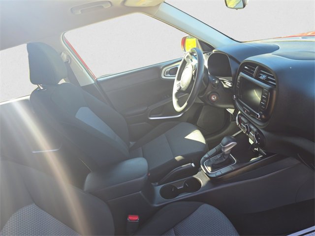 Used 2023 Kia Soul LX w/ LX Technology Package image 15