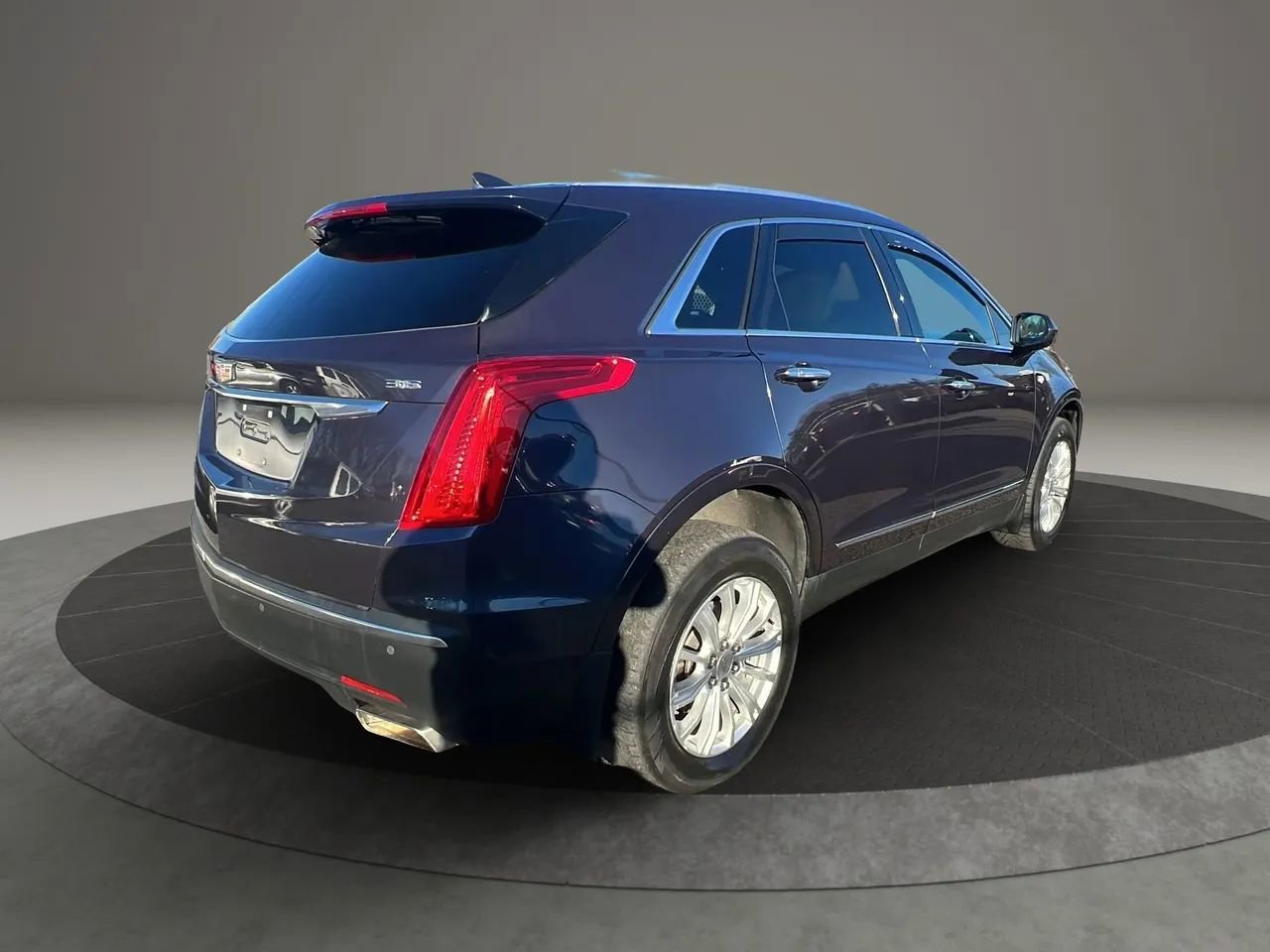 Used 2019 Cadillac XT5 FWD image 5