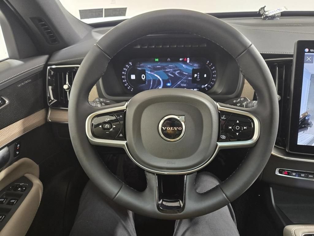 Used 2026 Volvo XC90 B5 Plus w/ Protection Package Premier AWD/4WD image 9