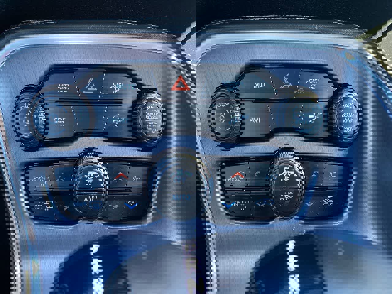 Used 2017 Dodge Challenger SXT image 18