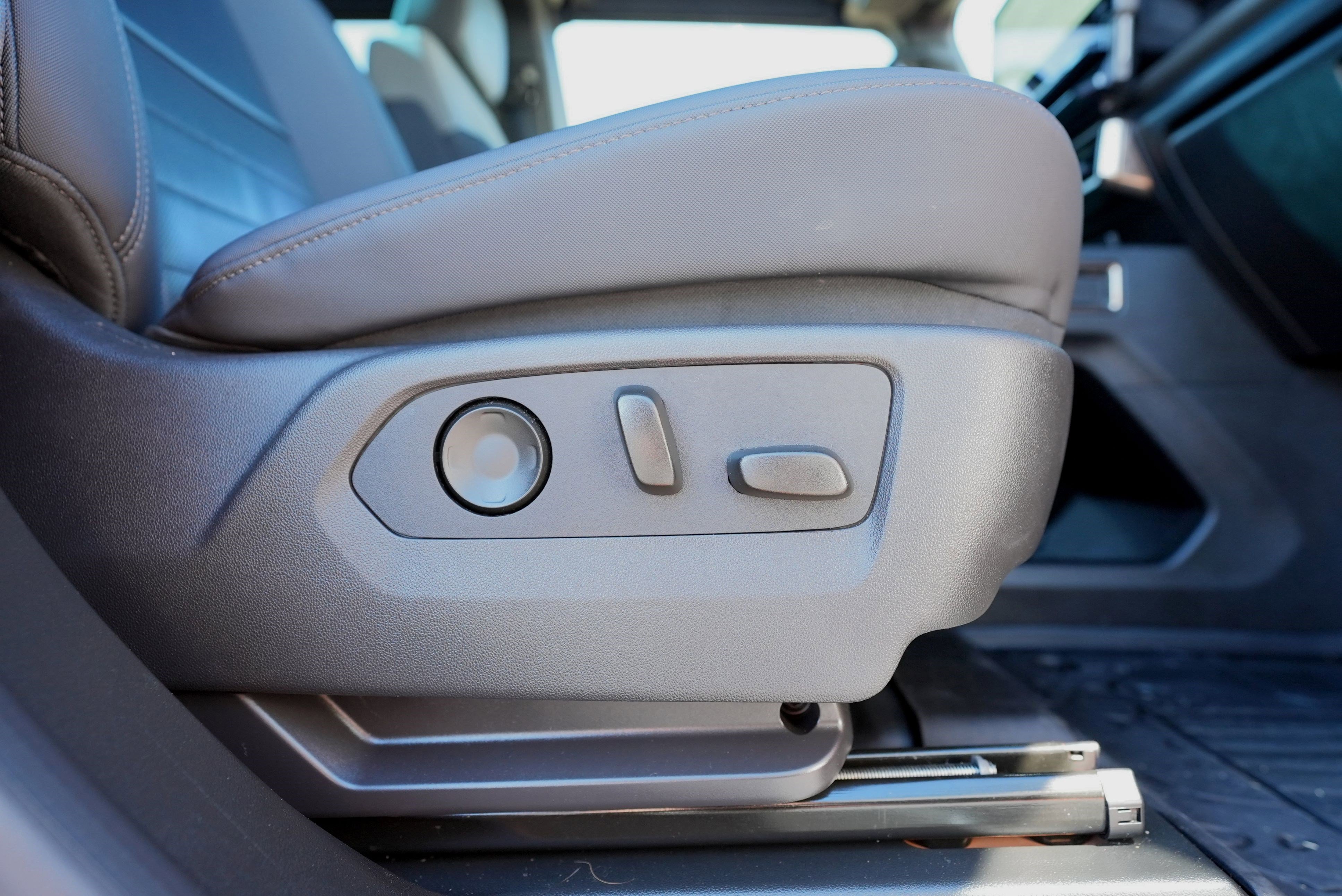 Used 2024 GMC Hummer EV 3X w/ LPO, Illumination Package image 27