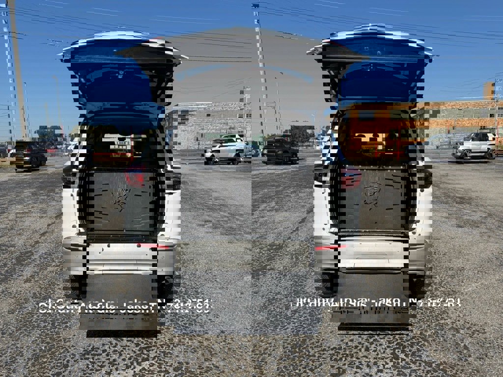 Used 2020 Buick Enclave Essence image 12