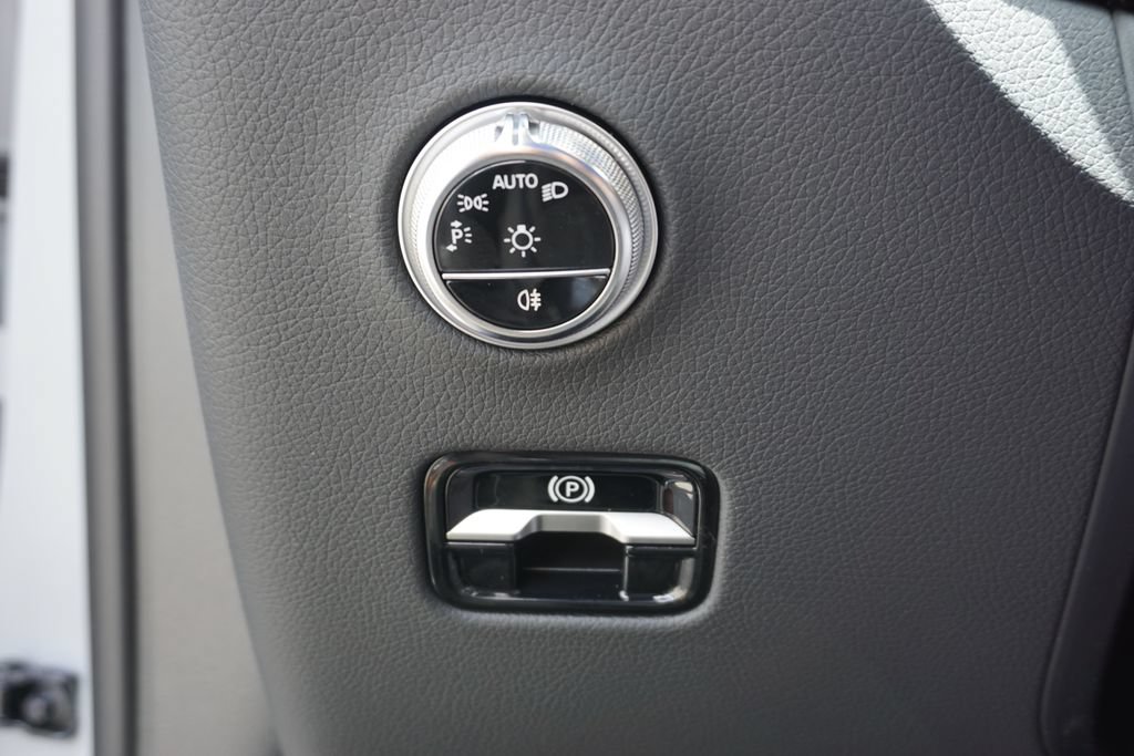 Certified 2025 Mercedes-Benz GLC 300 4MATIC image 31