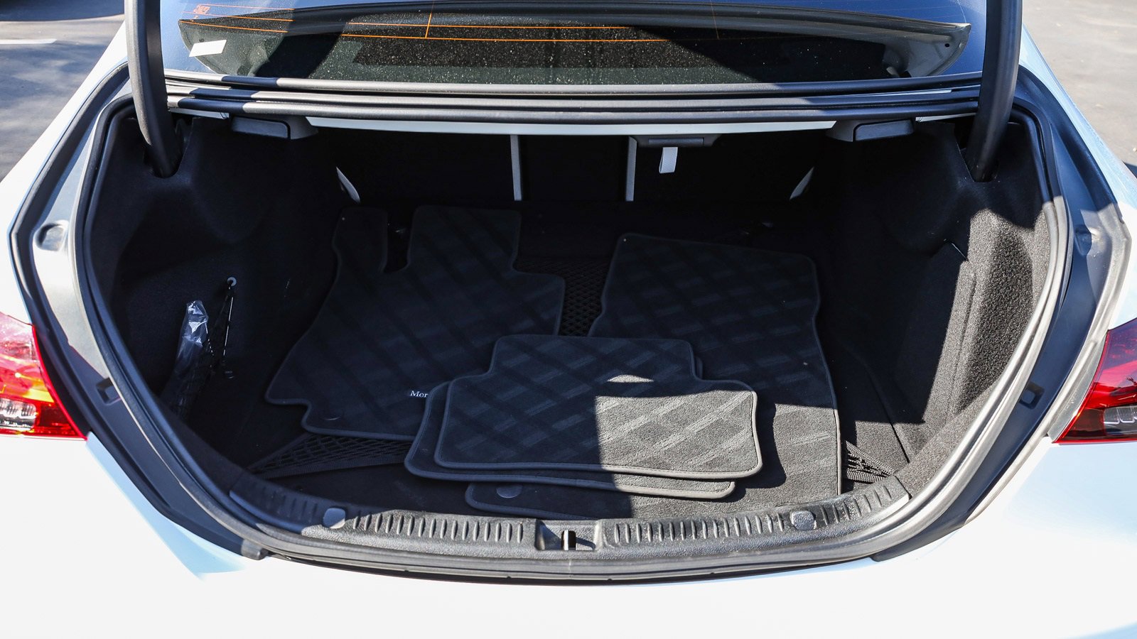 Used 2022 Mercedes-Benz E 350 Sedan w/ Driver Assistance Package image 26