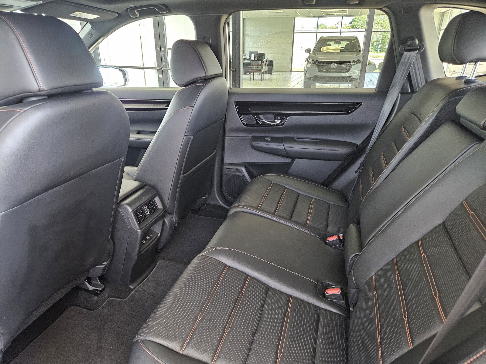 Used 2024 Honda CR-V Sport Touring image 9