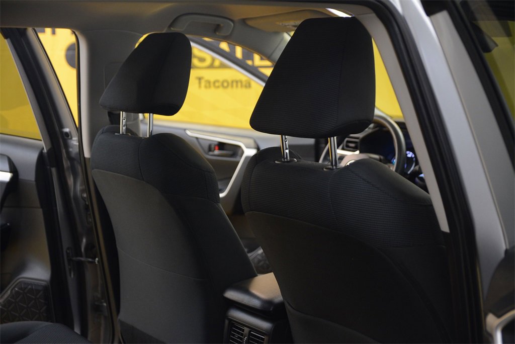 Used 2022 Toyota RAV4 LE image 30