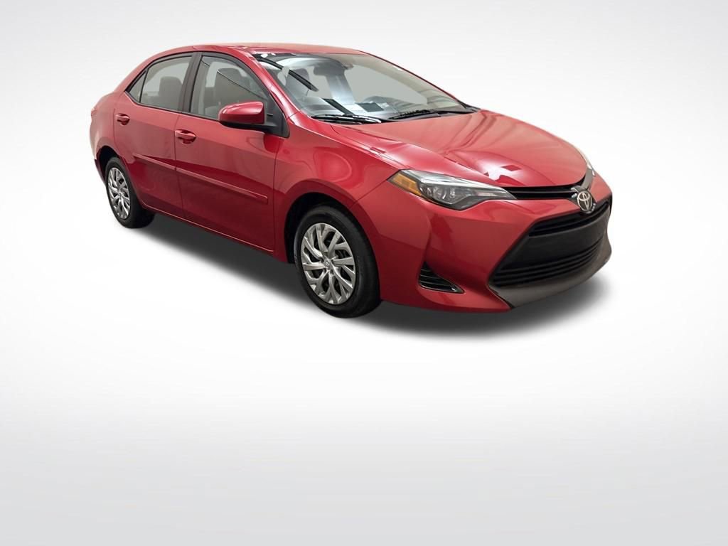 Used 2018 Toyota Corolla LE image 3