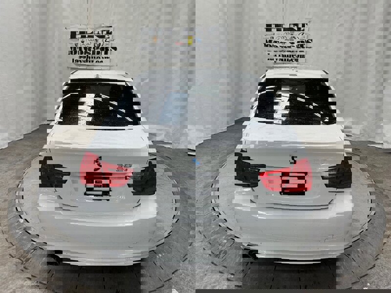 Used 2011 BMW 328i xDrive Sedan image 5