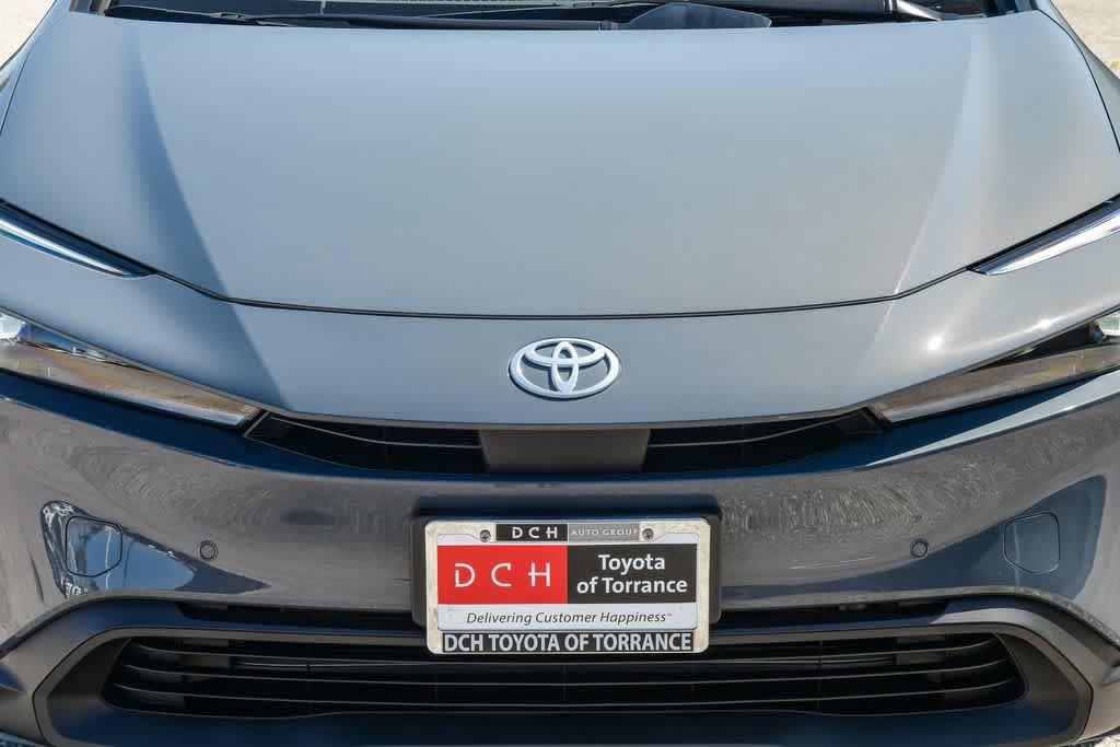 Used 2023 Toyota Prius LE FWD image 5