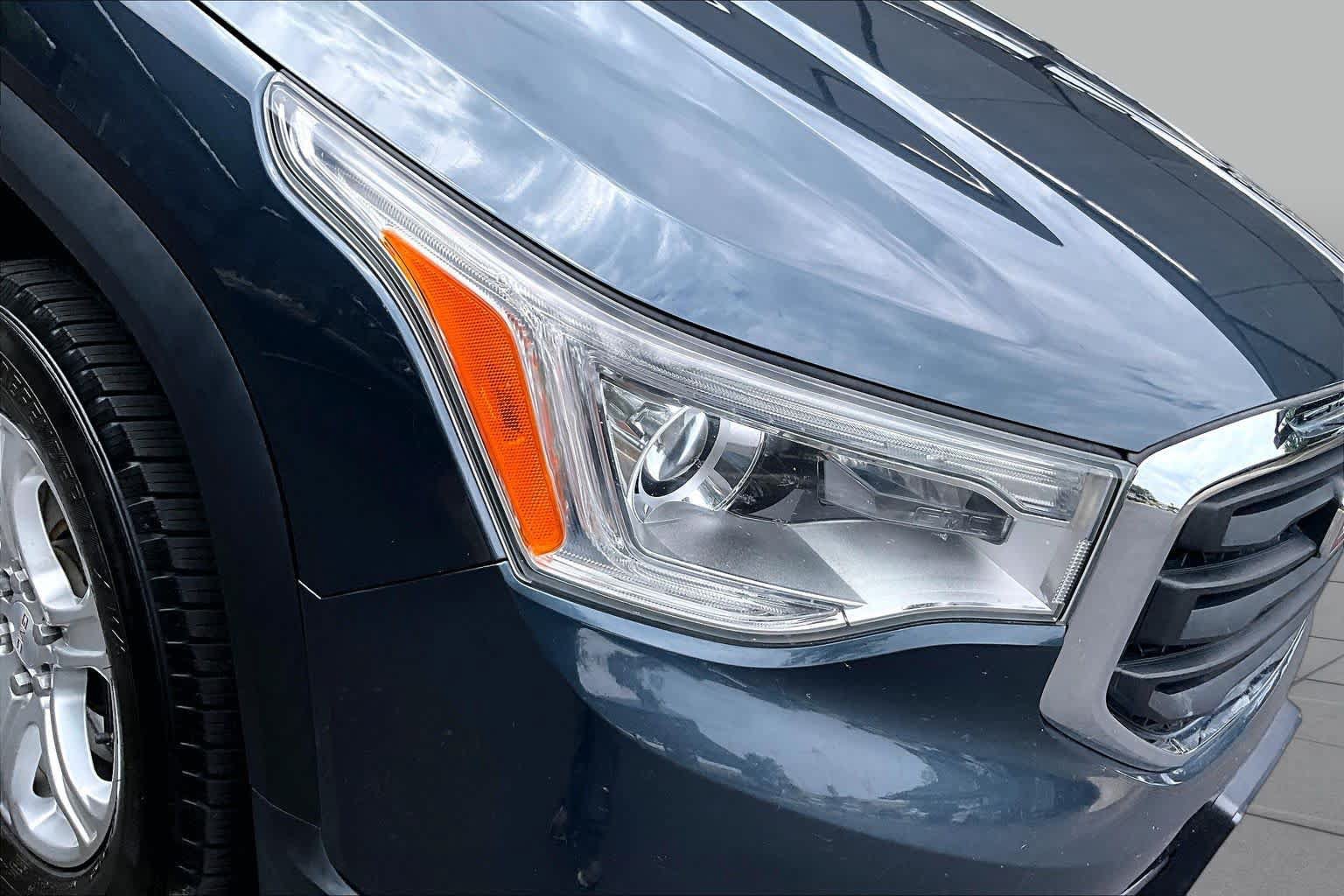 Used 2019 GMC Acadia SLE FWD image 28