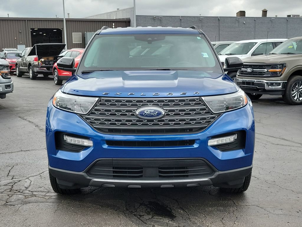 Certified 2023 Ford Explorer XLT w/ Equipment Group 202A AWD/4WD image 2