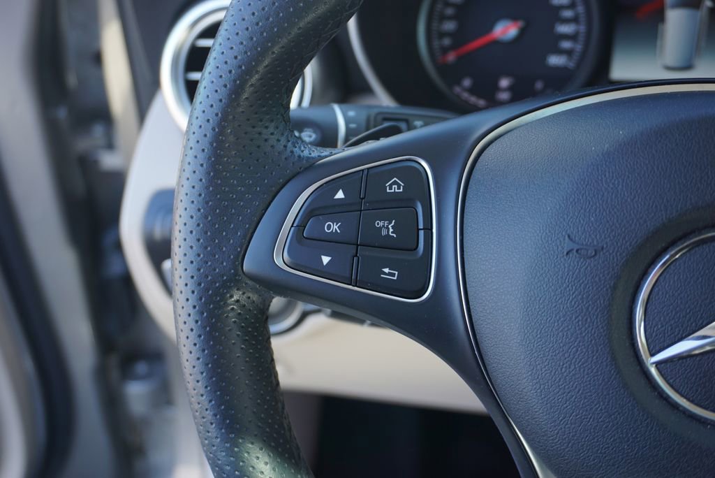 Used 2019 Mercedes-Benz GLC 300 image 25