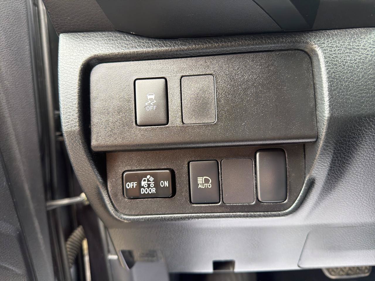 Used 2021 Toyota Tacoma SR AWD/4WD image 14