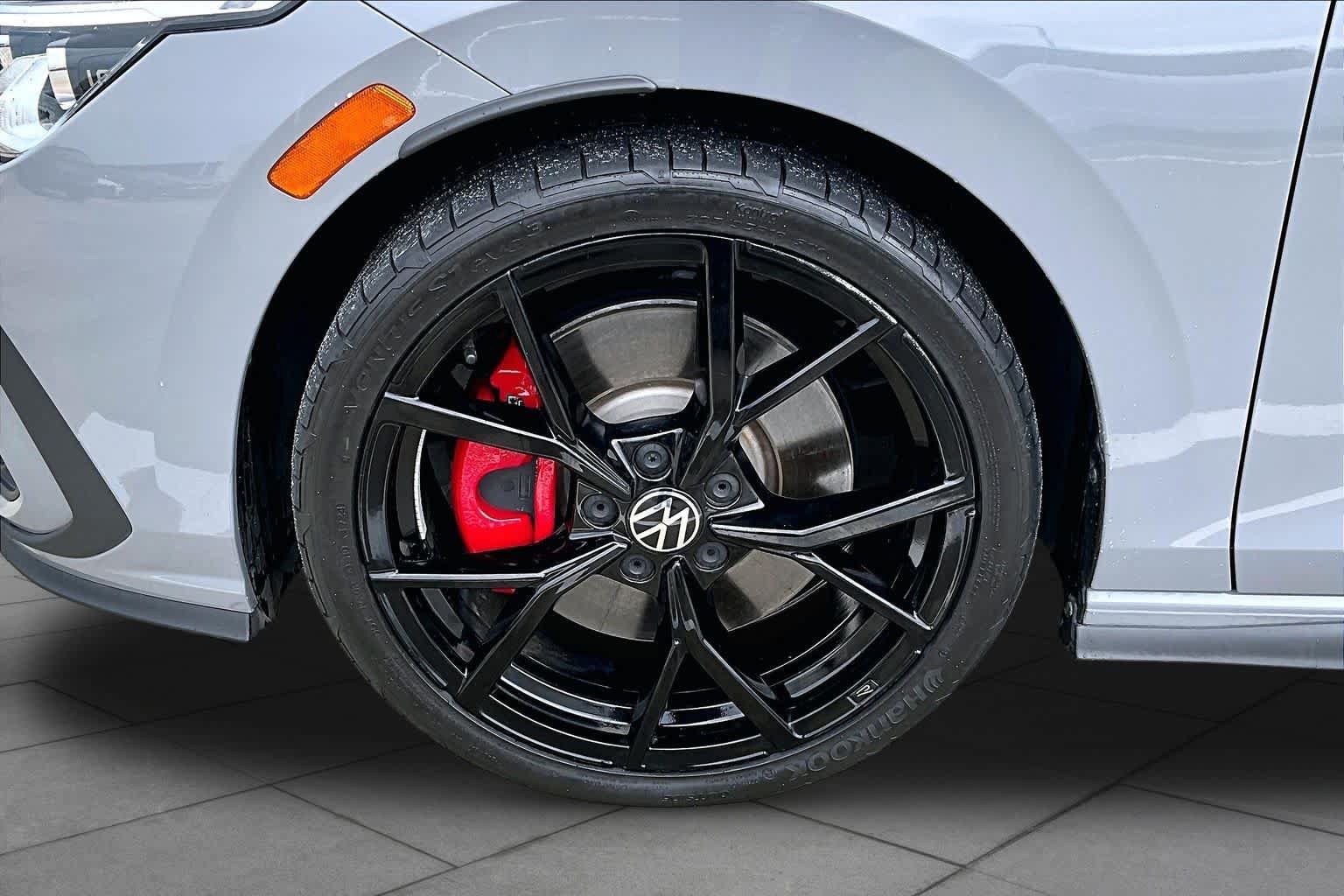 Used 2024 Volkswagen GTI SE FWD image 10