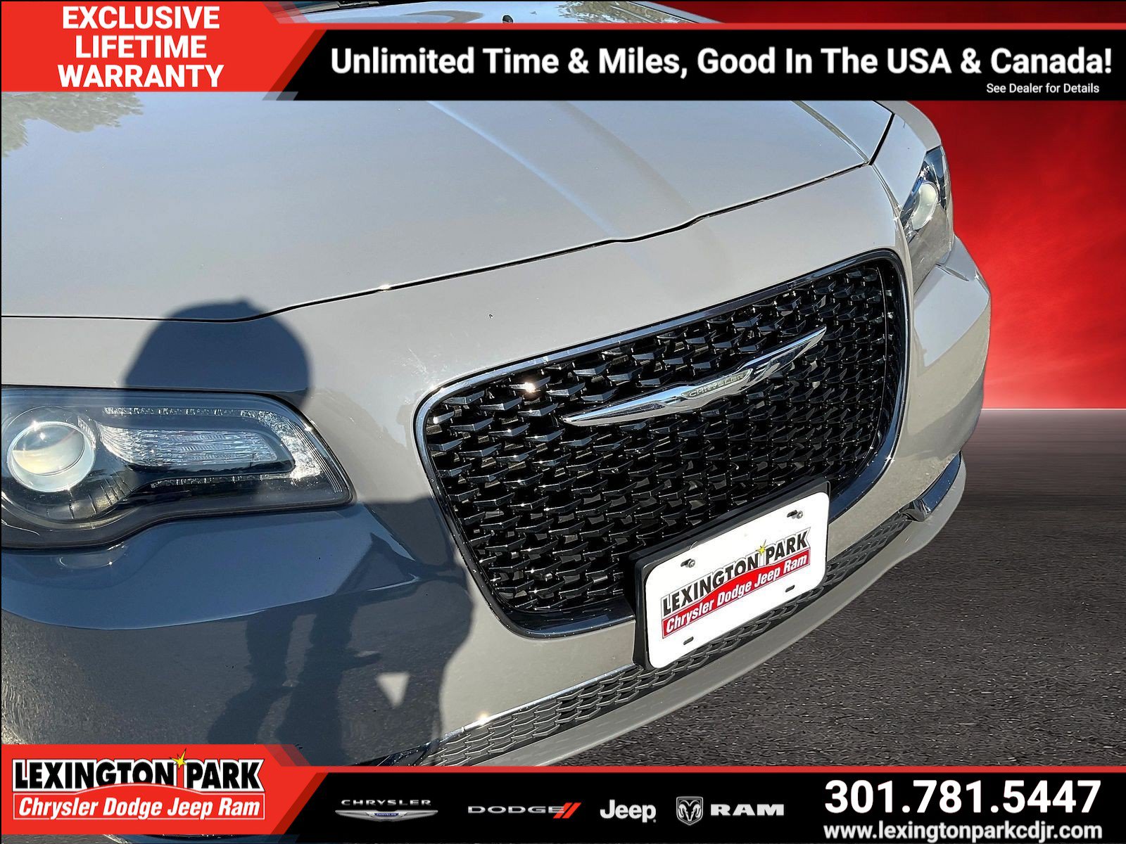 Used 2018 Chrysler 300 S RWD image 31
