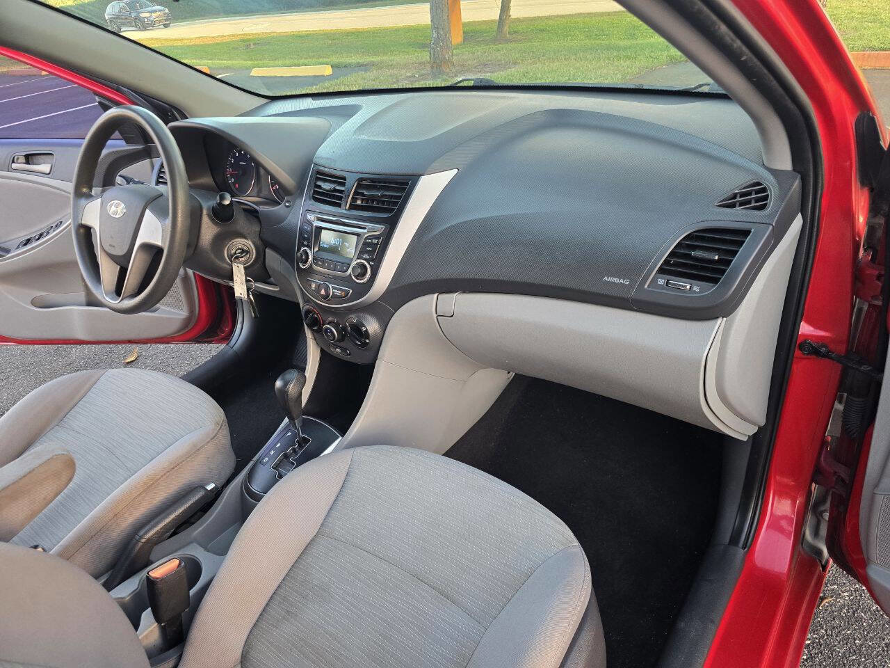 Used 2017 Hyundai Accent SE FWD image 19