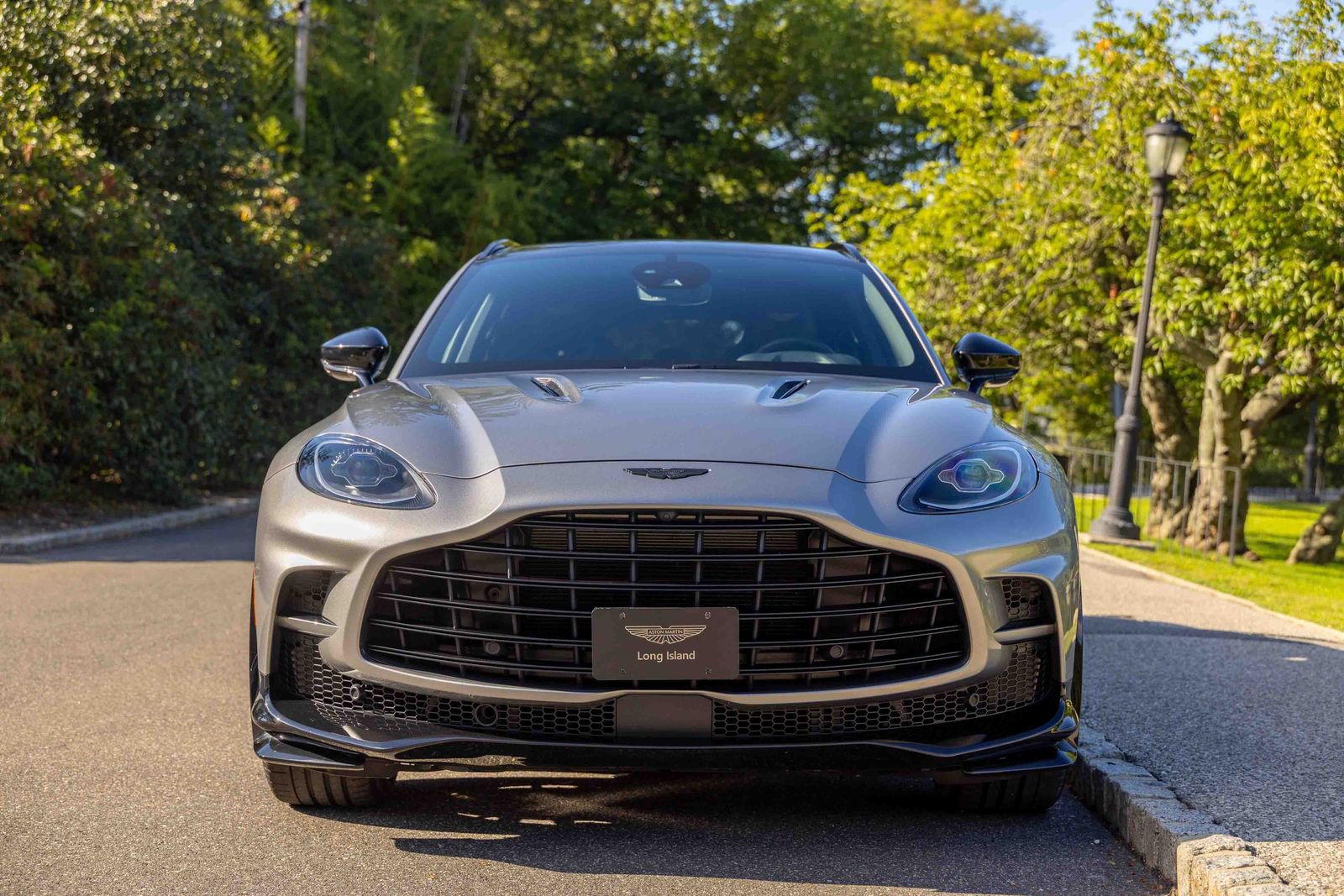 Used 2023 Aston Martin DBX 707 AWD/4WD image 2