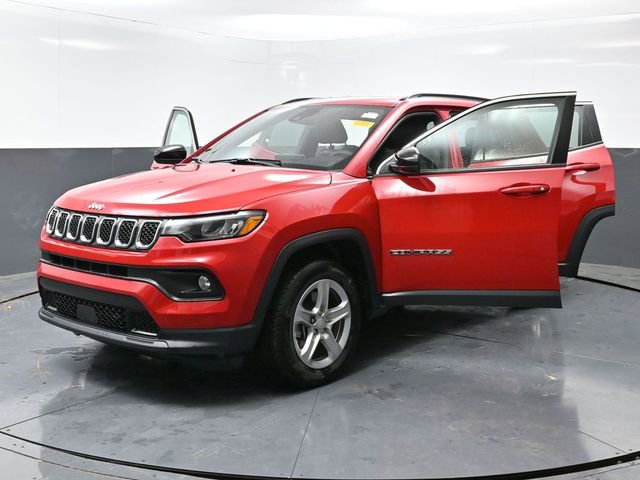 Used 2024 Jeep Compass Latitude image 58